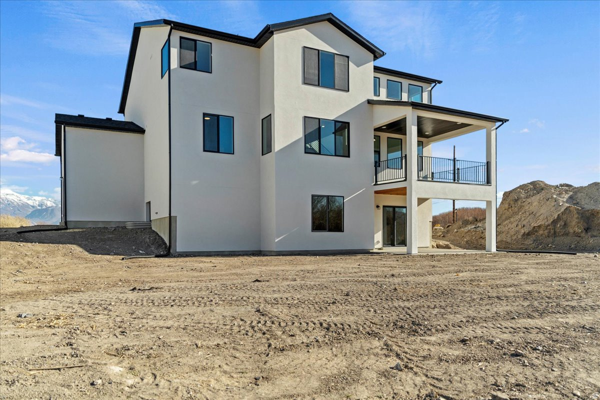 NORTH LAKE MEADOWS - Residential