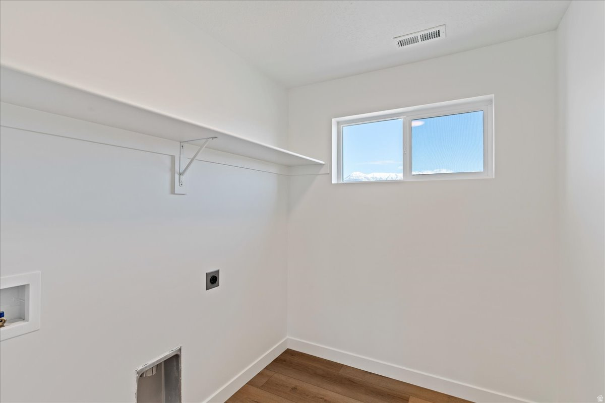 NORTH LAKE MEADOWS - Residential