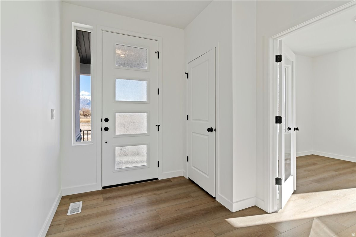 NORTH LAKE MEADOWS - Residential