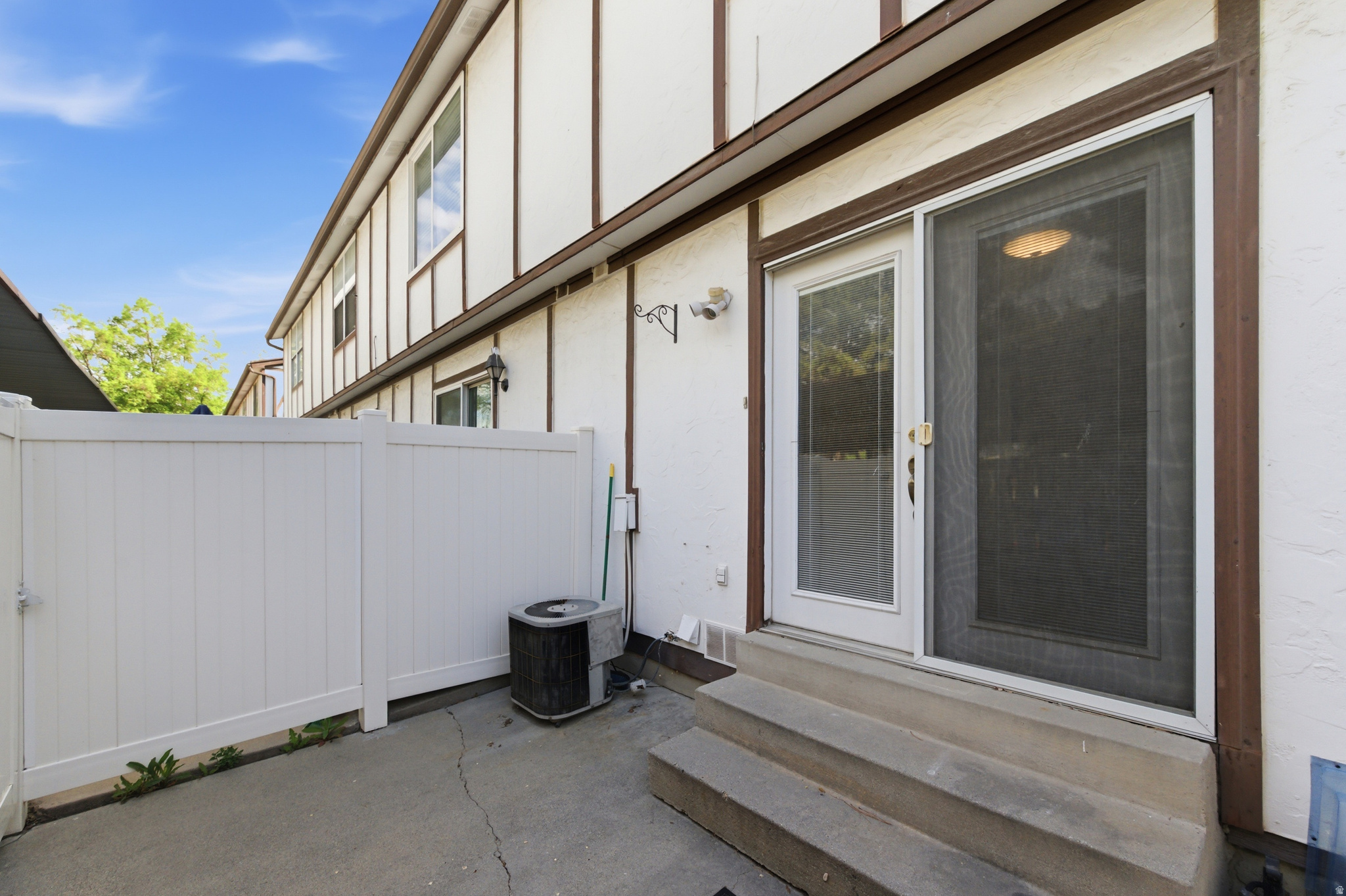 BARRINGTON PARK - Residential