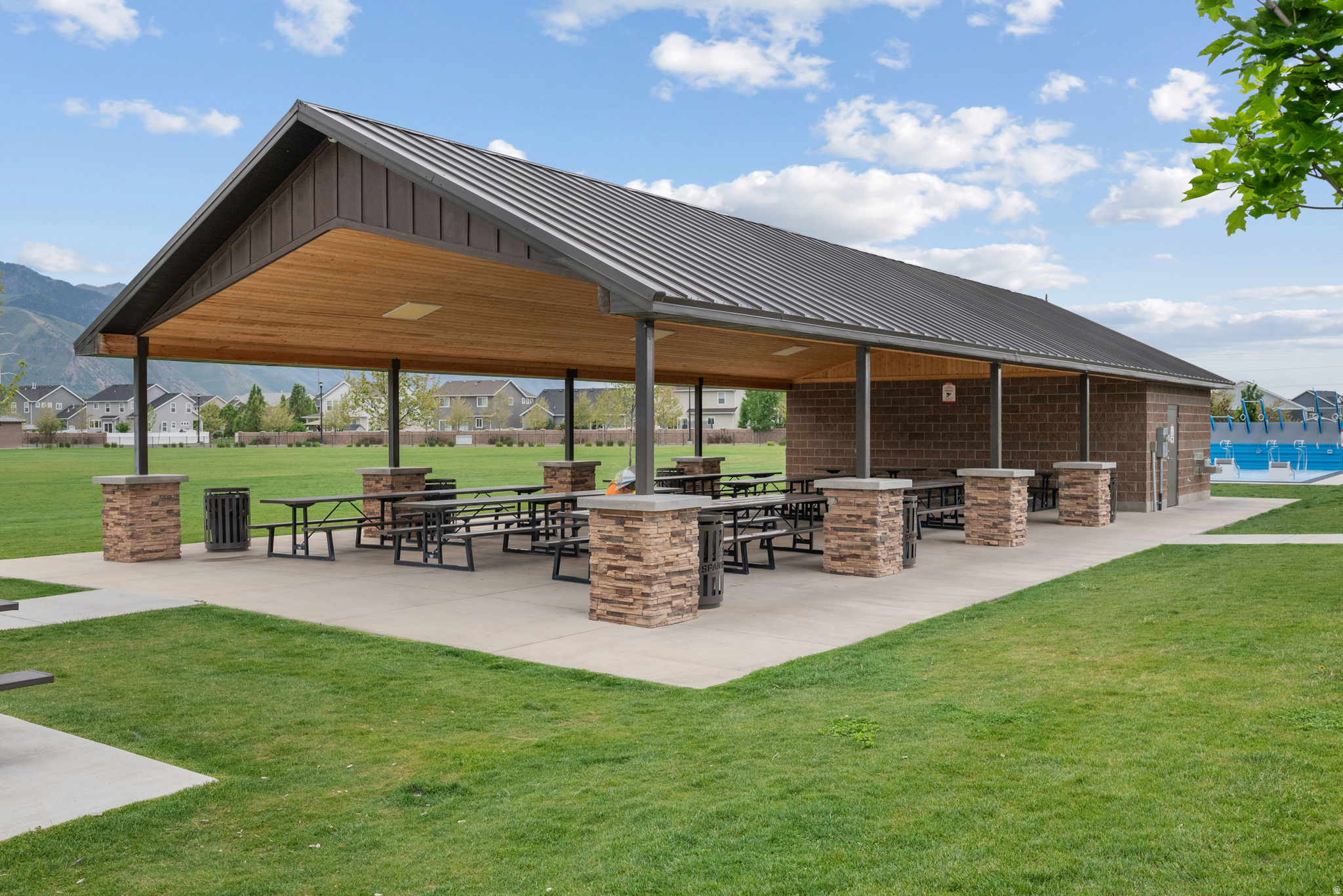 LEGACY FARMS AT SPANISH FORK - Residential