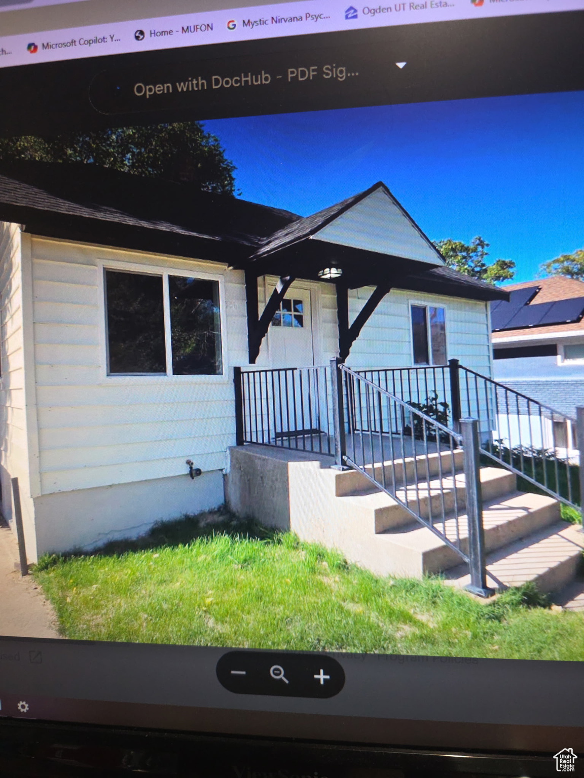 Main image without alt text