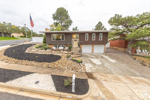 Tiny photo for 970 E 2050 S, Bountiful, UT 84010 (MLS # 2188374)