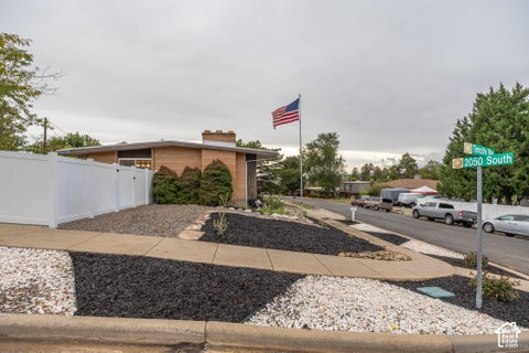 Tiny photo for 970 E 2050 S, Bountiful, UT 84010 (MLS # 2188374)