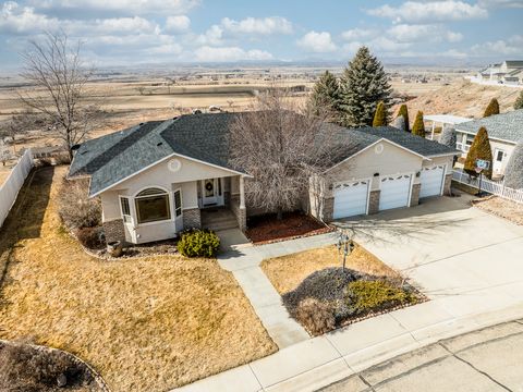 Tiny photo for 1135 W PARK RIDGE DR S, Roosevelt, UT 84066 (MLS # 2128111)