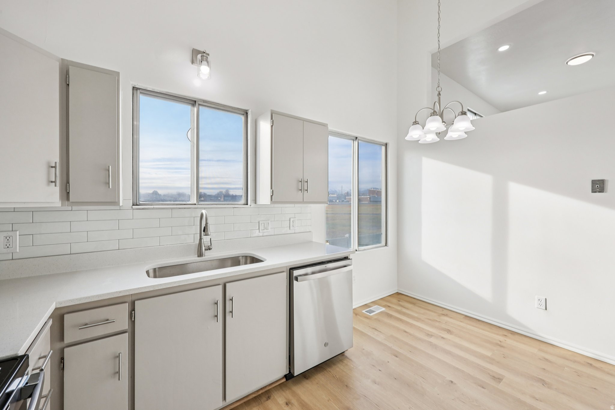 SUNNYBROOK - Residential