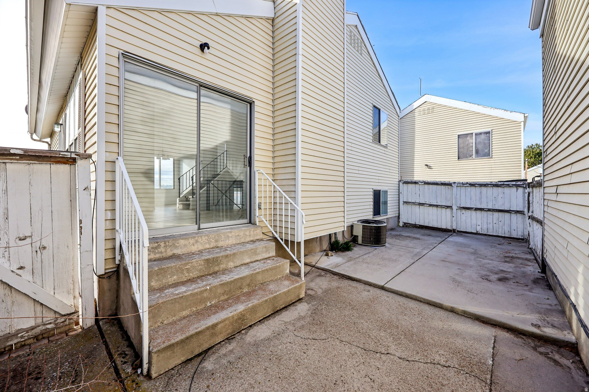 SUNNYBROOK - Residential