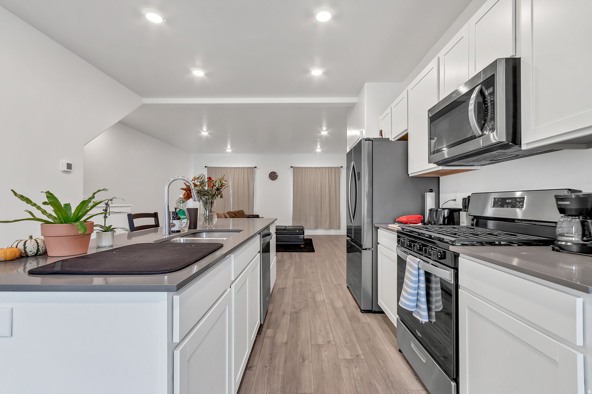 EAGLE POINT TOWNHOME - Residential