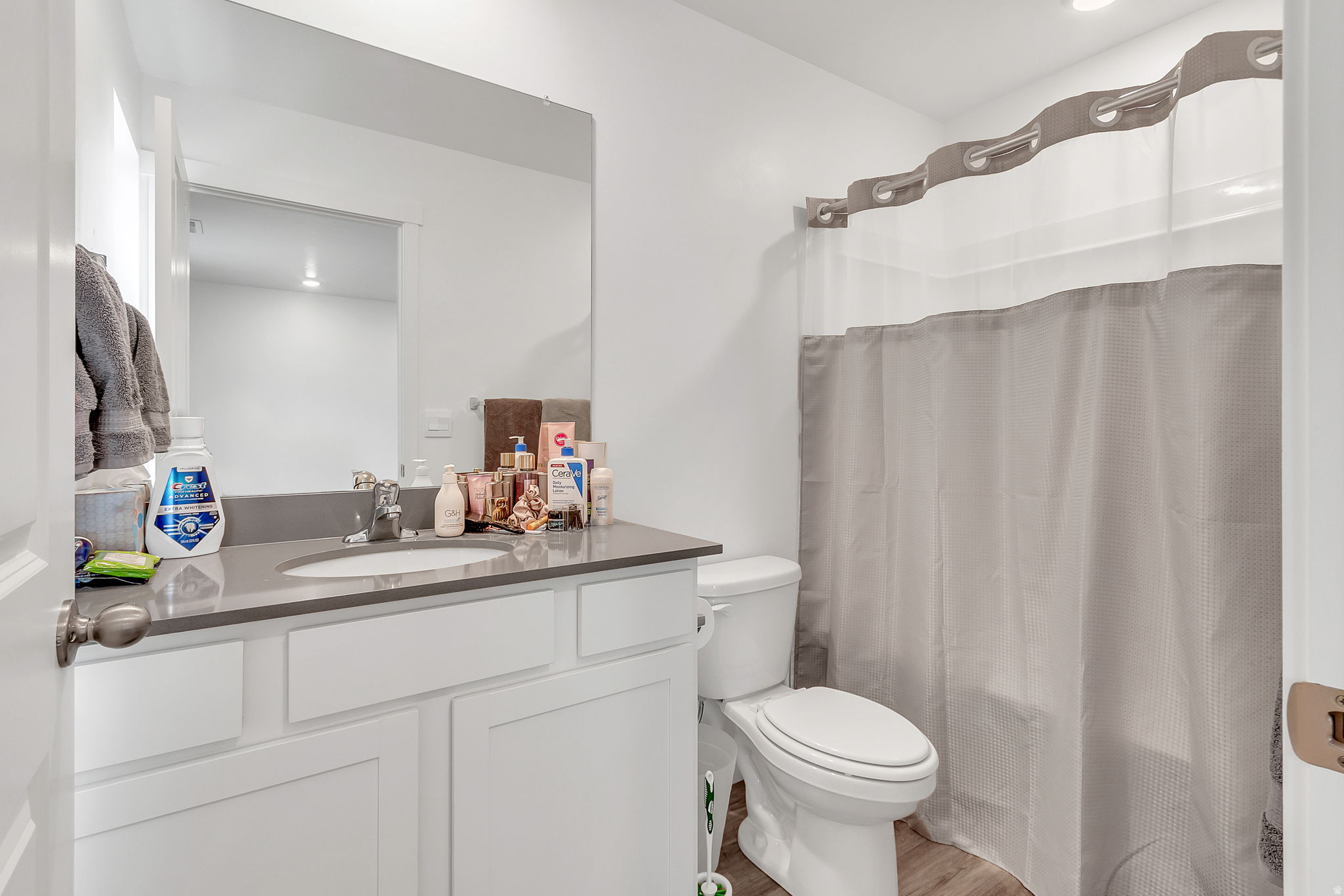 EAGLE POINT TOWNHOME - Residential