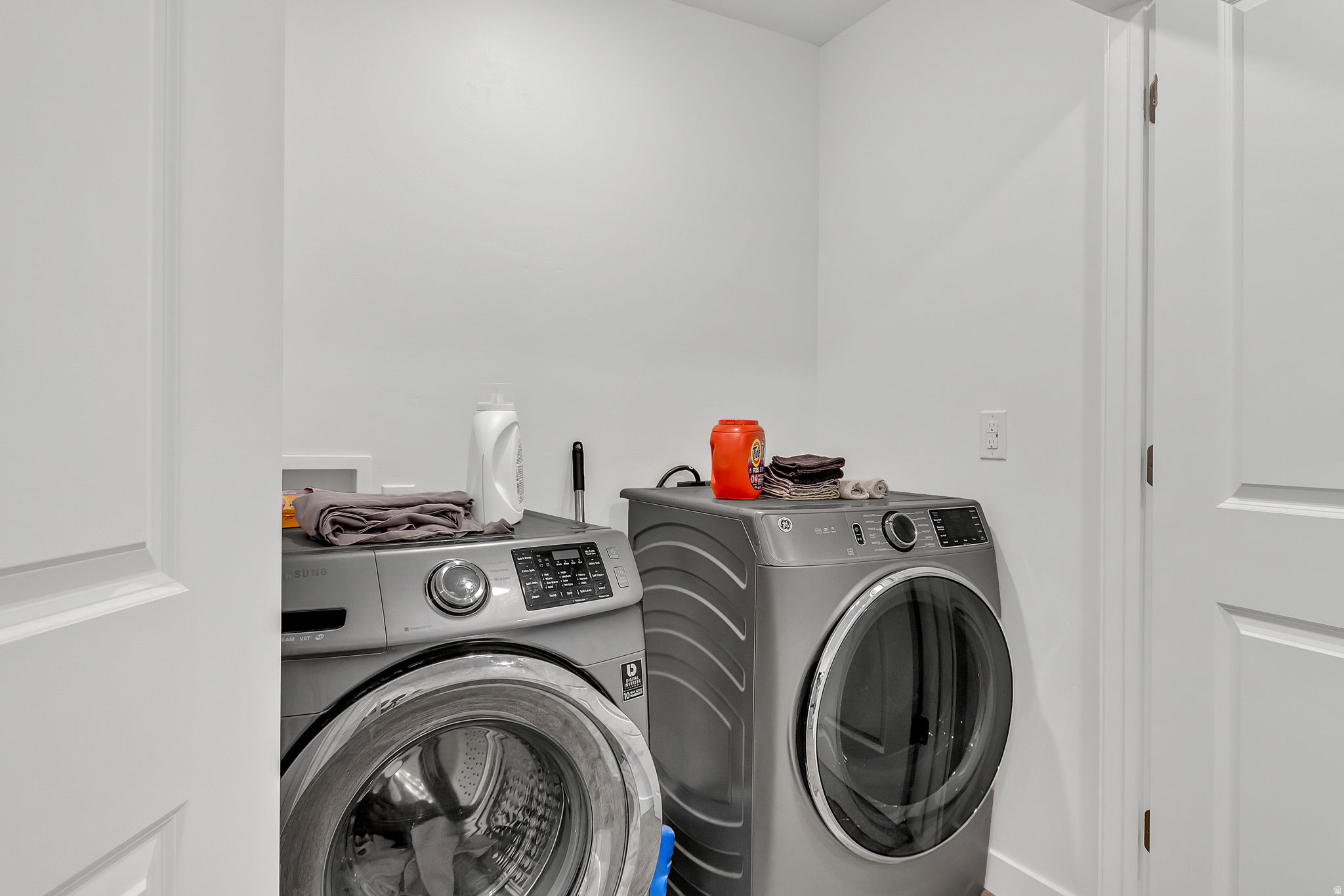 EAGLE POINT TOWNHOME - Residential