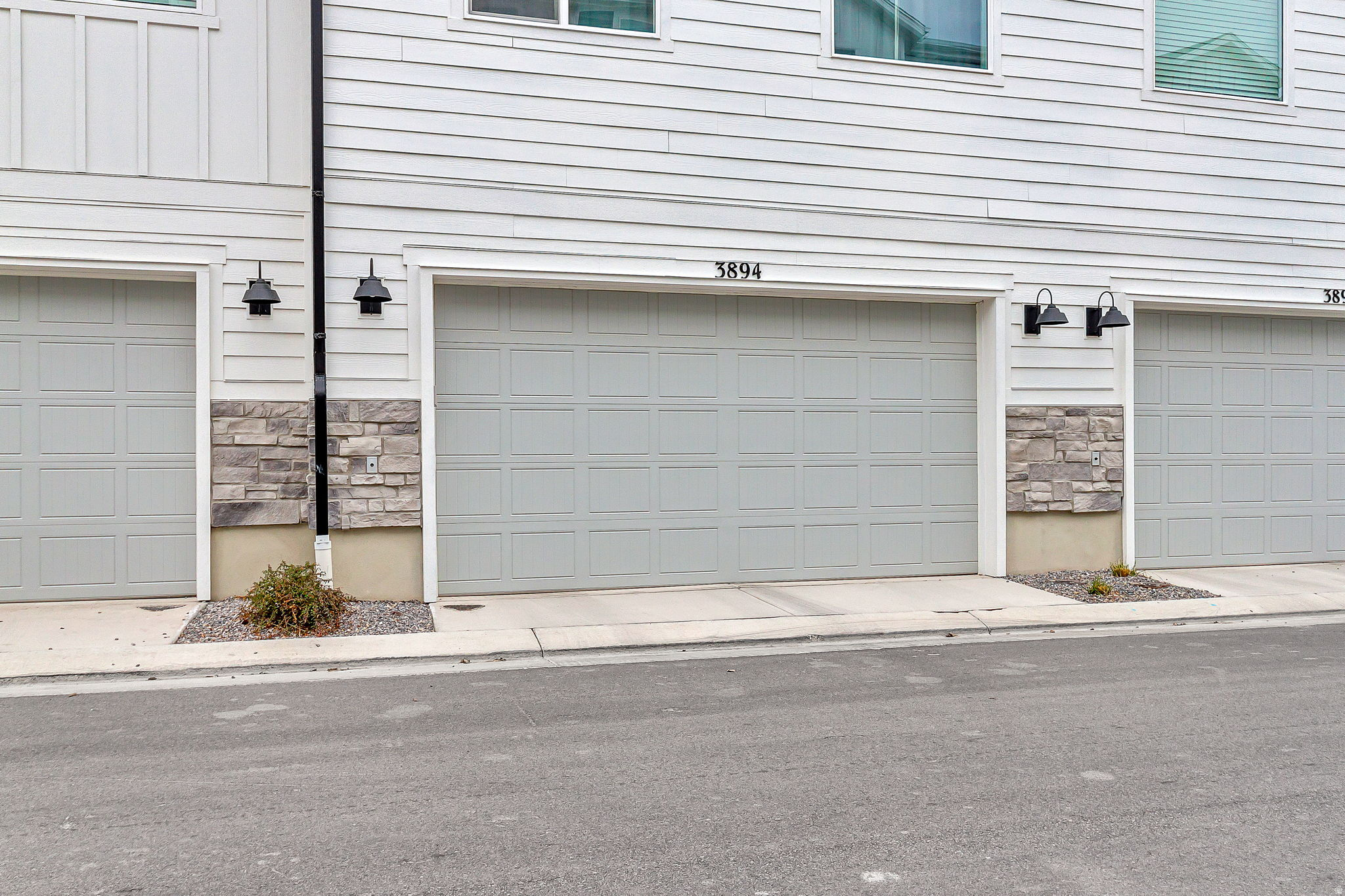 EAGLE POINT TOWNHOME - Residential