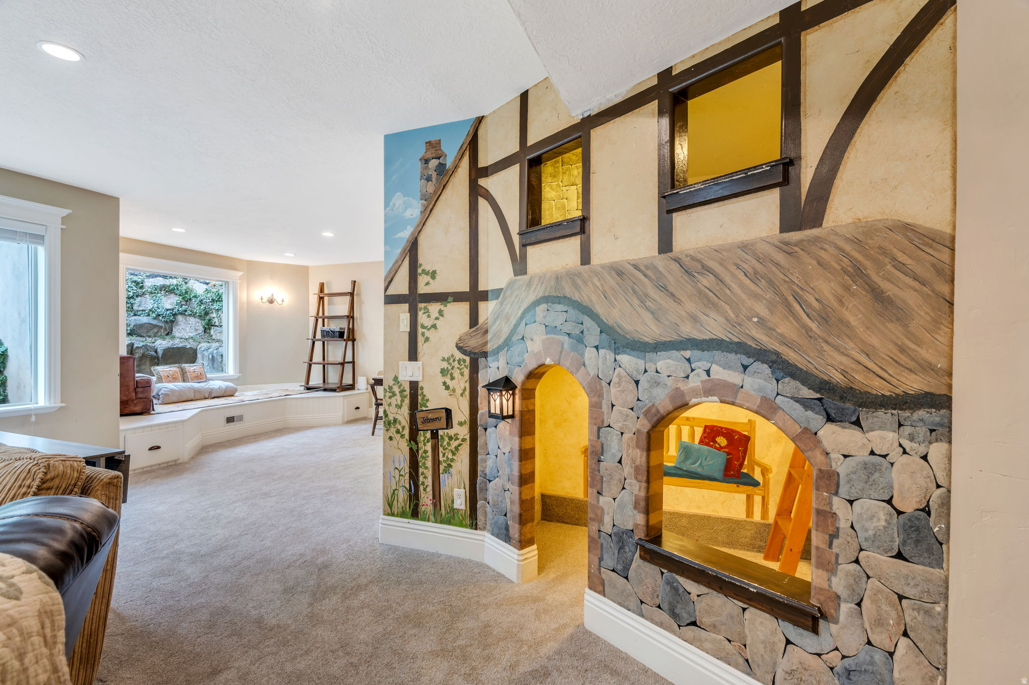 FOOTHILL MEADOWS - Residential