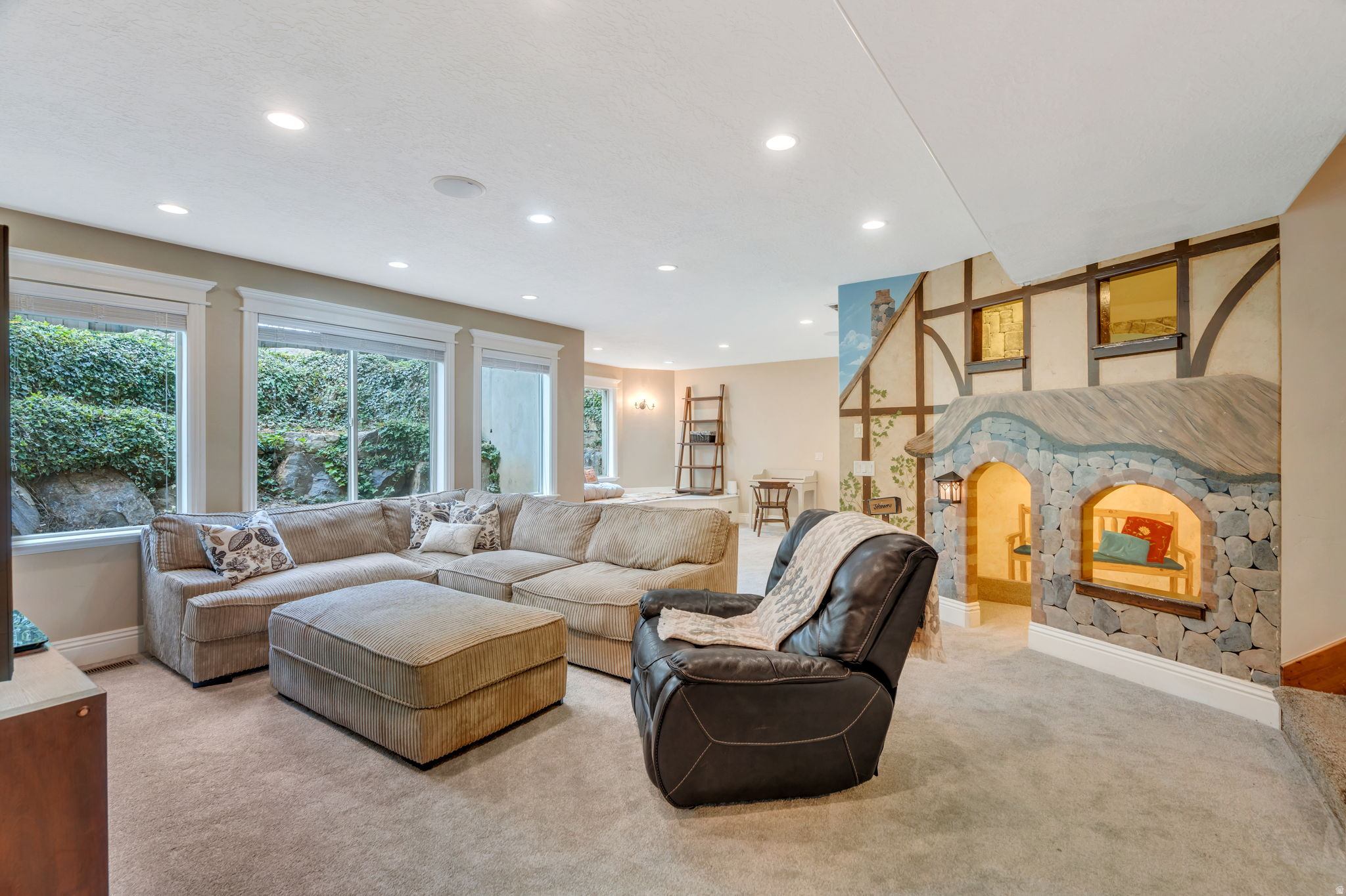 FOOTHILL MEADOWS - Residential