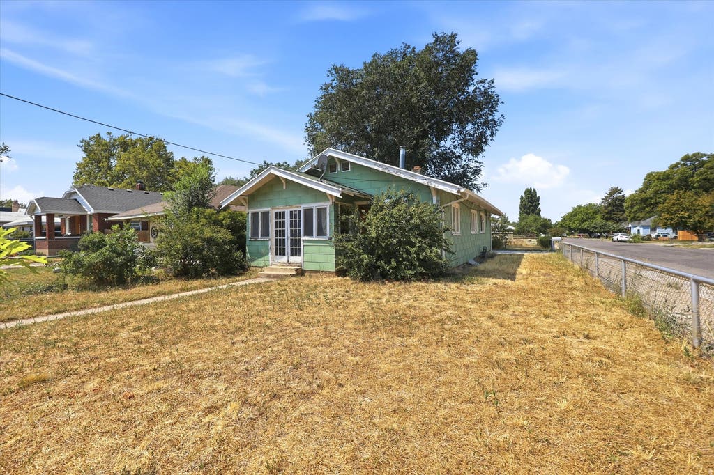 Photo of 931 ORCHARD AVE, Ogden, UT 84404 (MLS # 2178346)