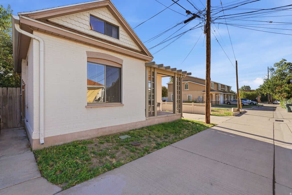 Photo of 653 S EGLI CT E, Salt Lake City, UT 84102 (MLS # 2184033)
