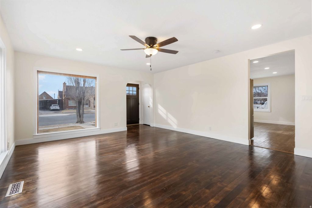 Photo of 170 W 200 S, Vernal, UT 84078 (MLS # 2135785)