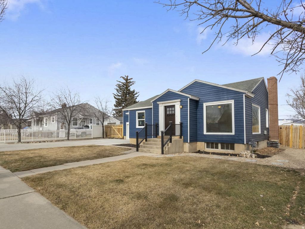 Photo of 170 W 200 S, Vernal, UT 84078 (MLS # 2135785)