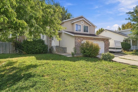 Tiny photo for 1598 N 2530 W, Clinton, UT 84015 (MLS # 2186898)