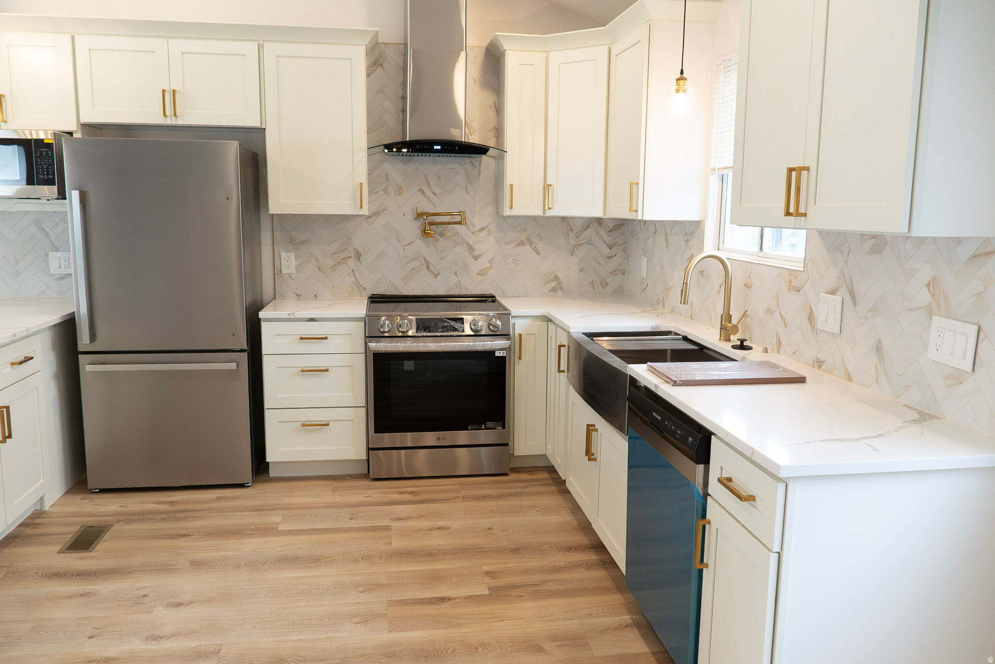 VALLEY WEST - Residential