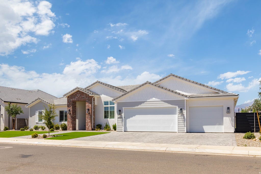 Photo of 2691 E STONEDALE DR, Saint George, UT 84790 (MLS # 2171538)