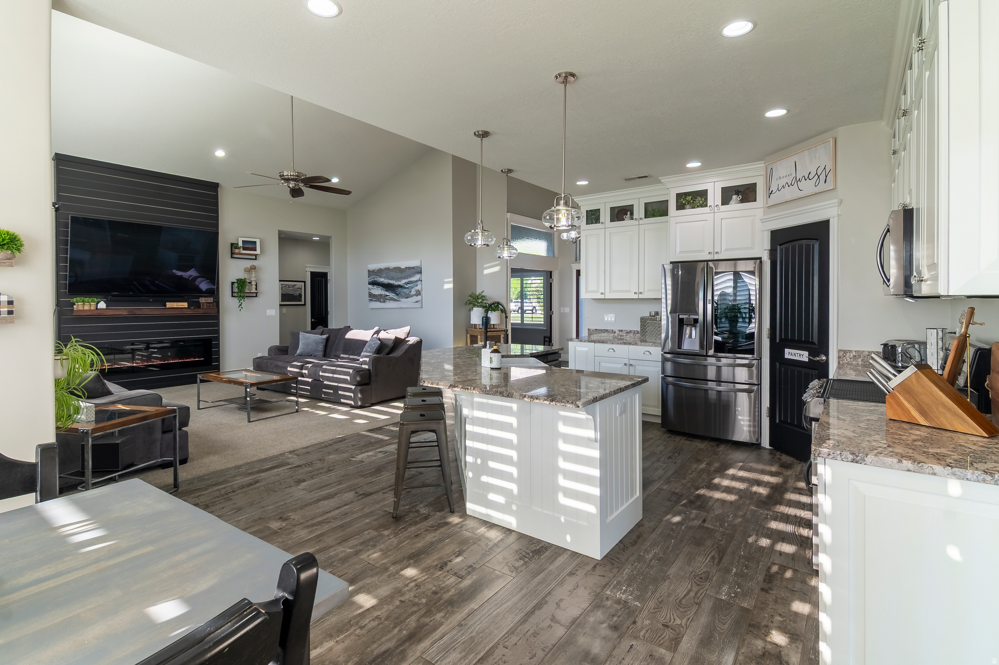 REMUDA COURT - Residential