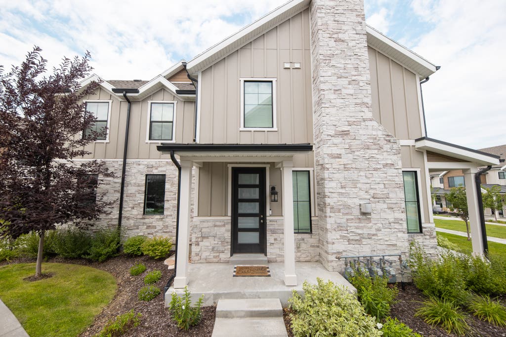 Photo of 1404 E RUSTIC WOOD CT, Sandy, UT 84092 (MLS # 2175919)