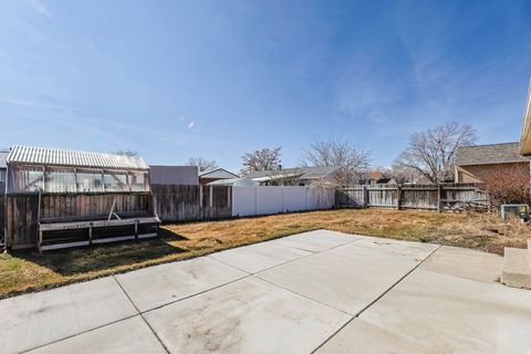 Tiny photo for 186 E BRENT CIR. Cir S, Sandy, UT 84070 (MLS # 2137703)
