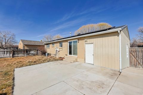 Tiny photo for 186 E BRENT CIR. Cir S, Sandy, UT 84070 (MLS # 2137703)