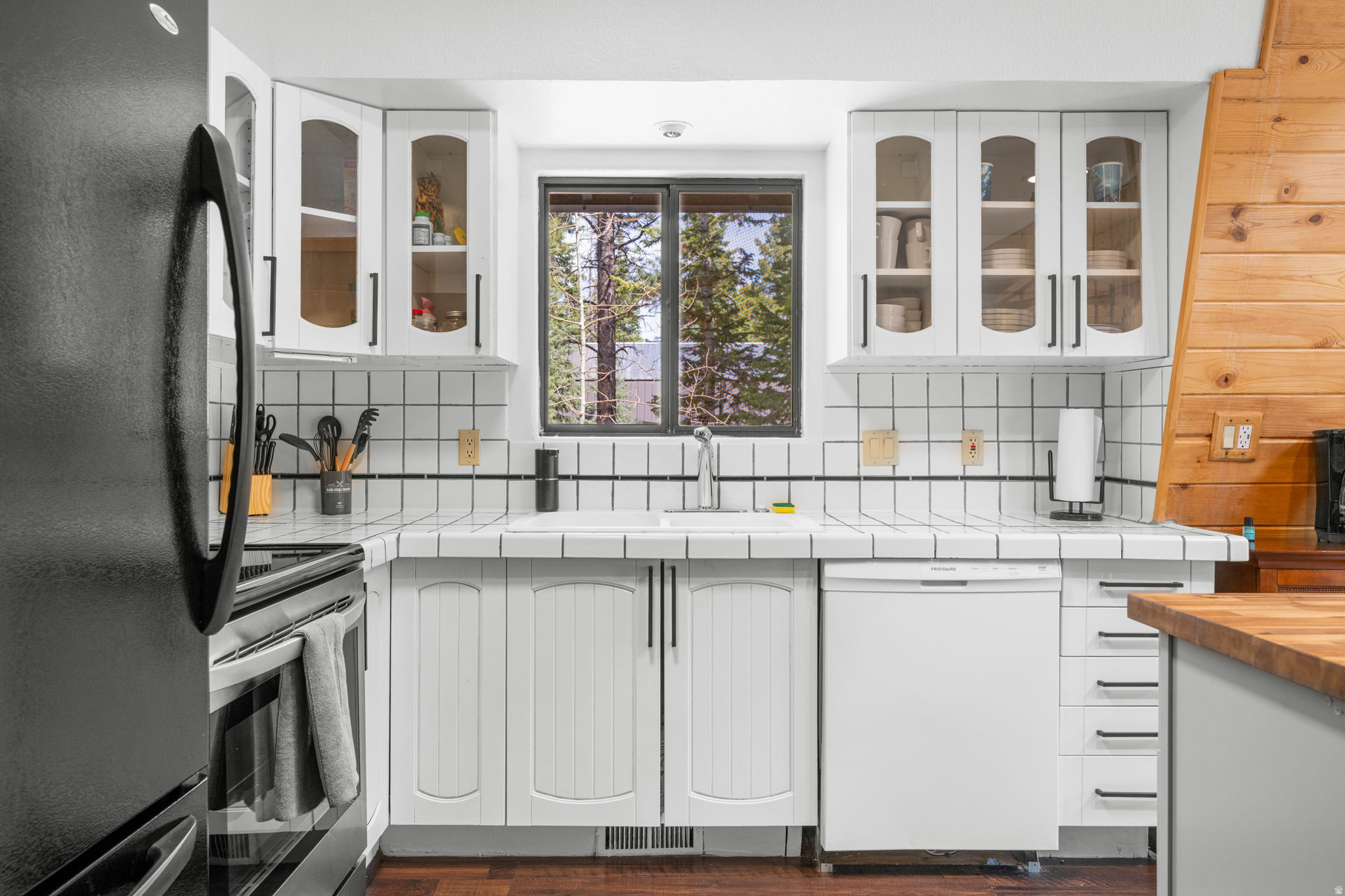 MOVIE RANCH SOUTH - Residential