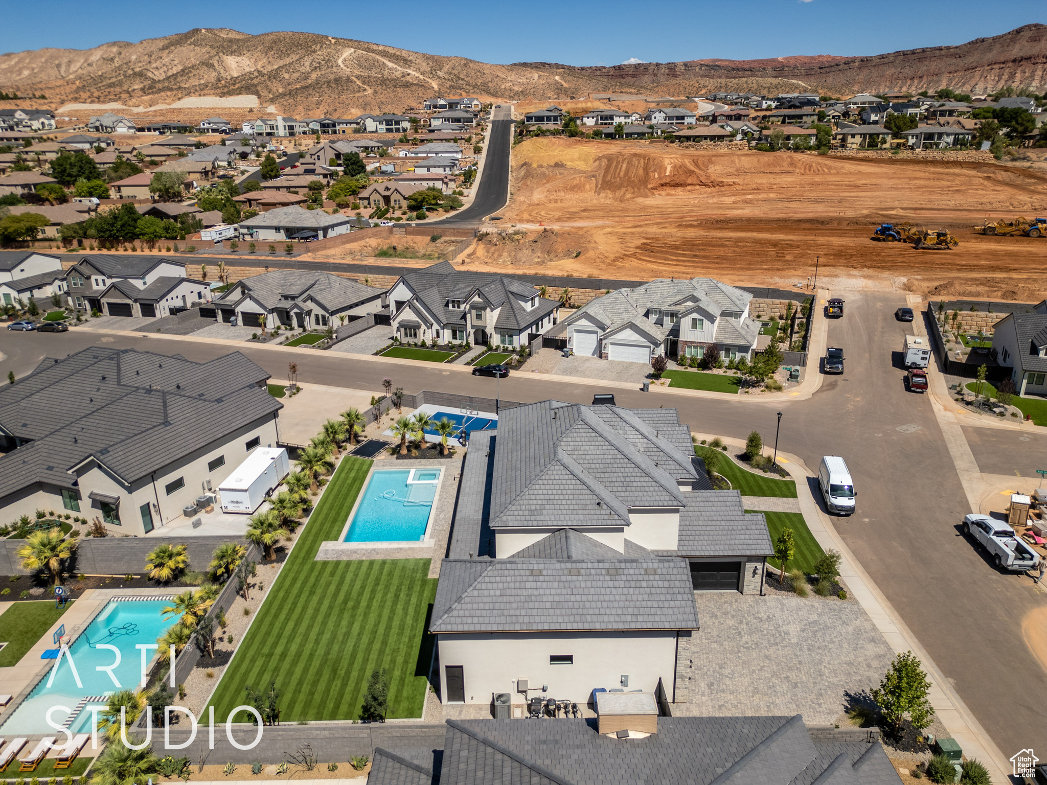 QUEENSRIDGE 2 - Residential