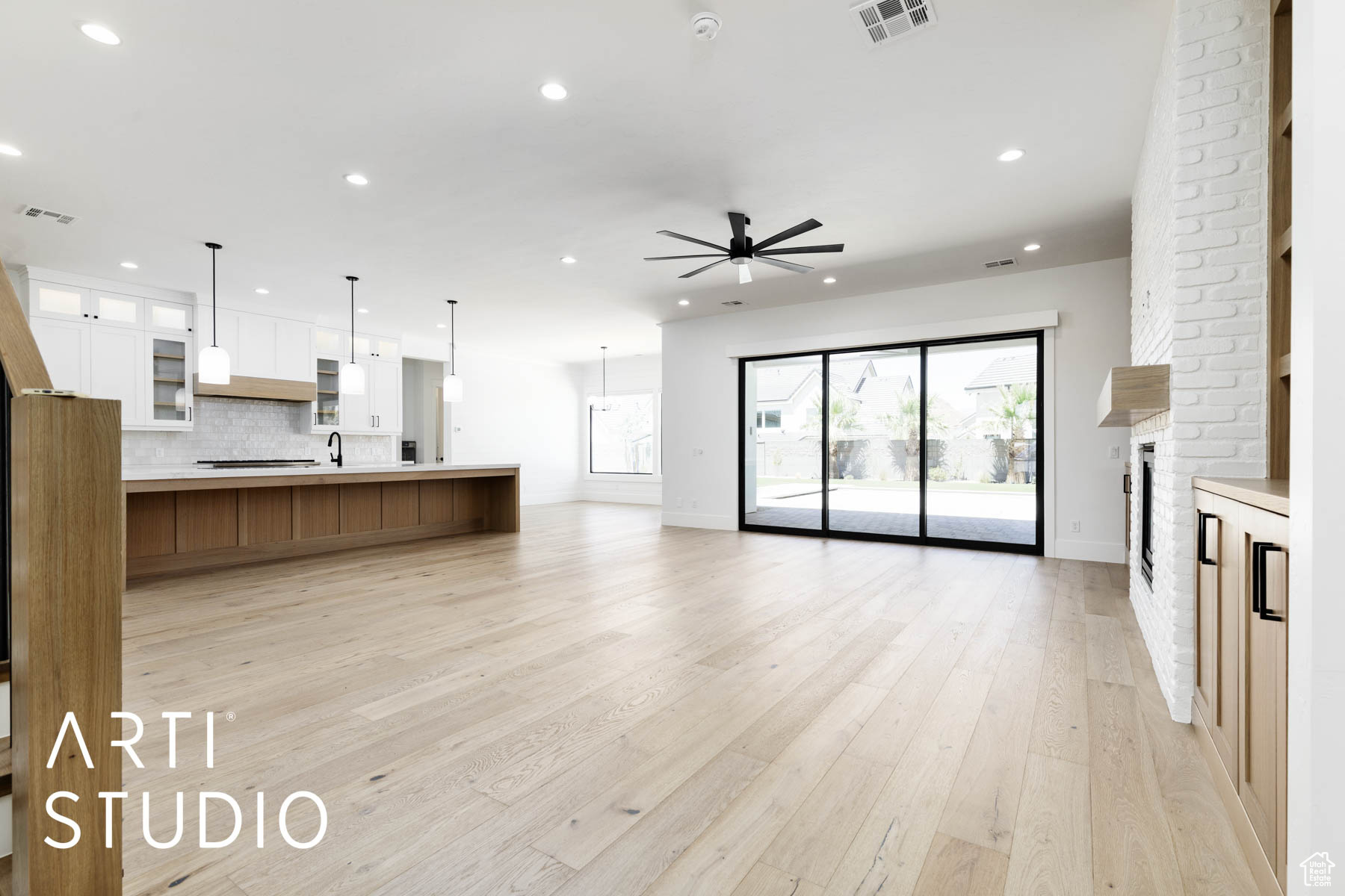 QUEENSRIDGE 2 - Residential