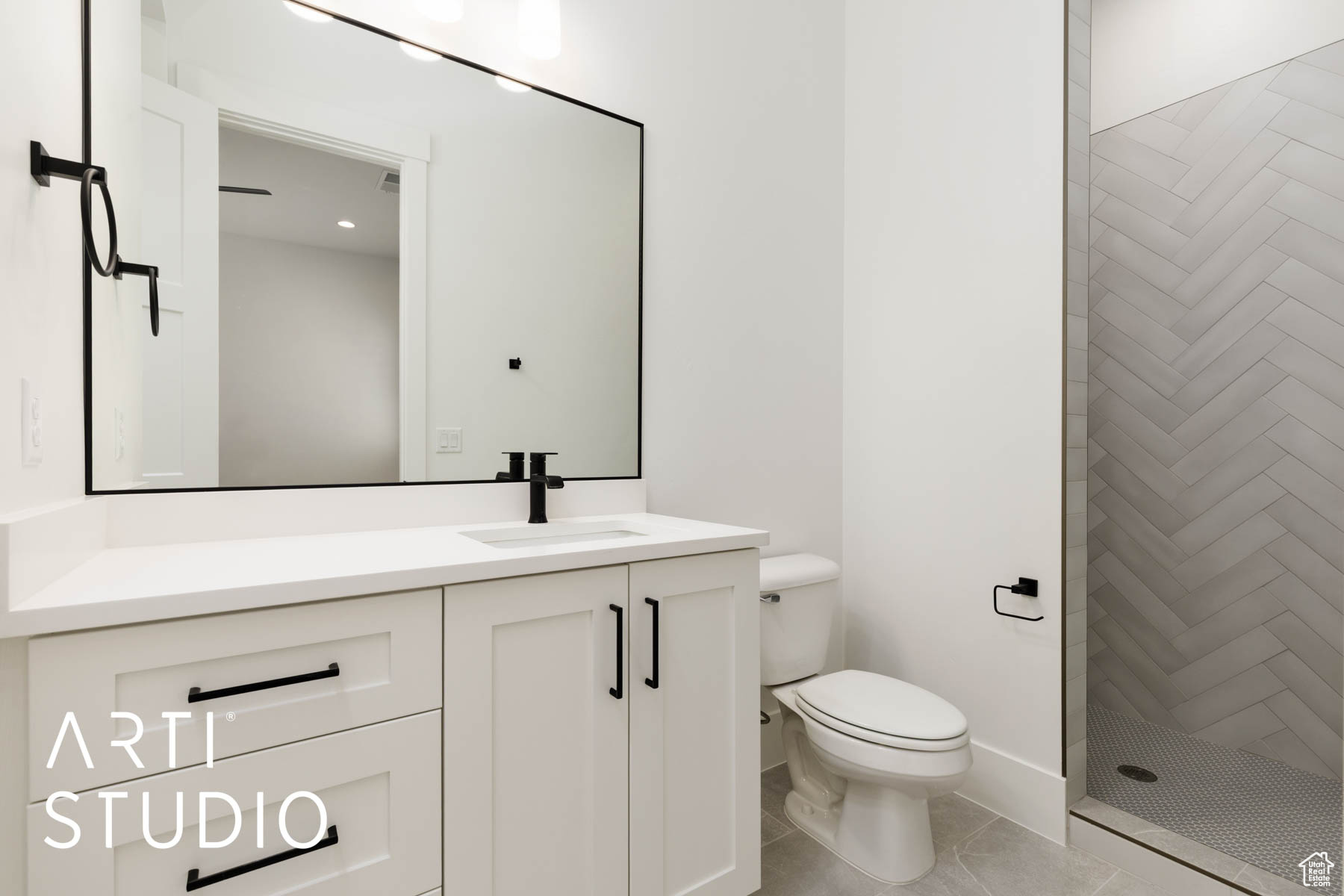 QUEENSRIDGE 2 - Residential