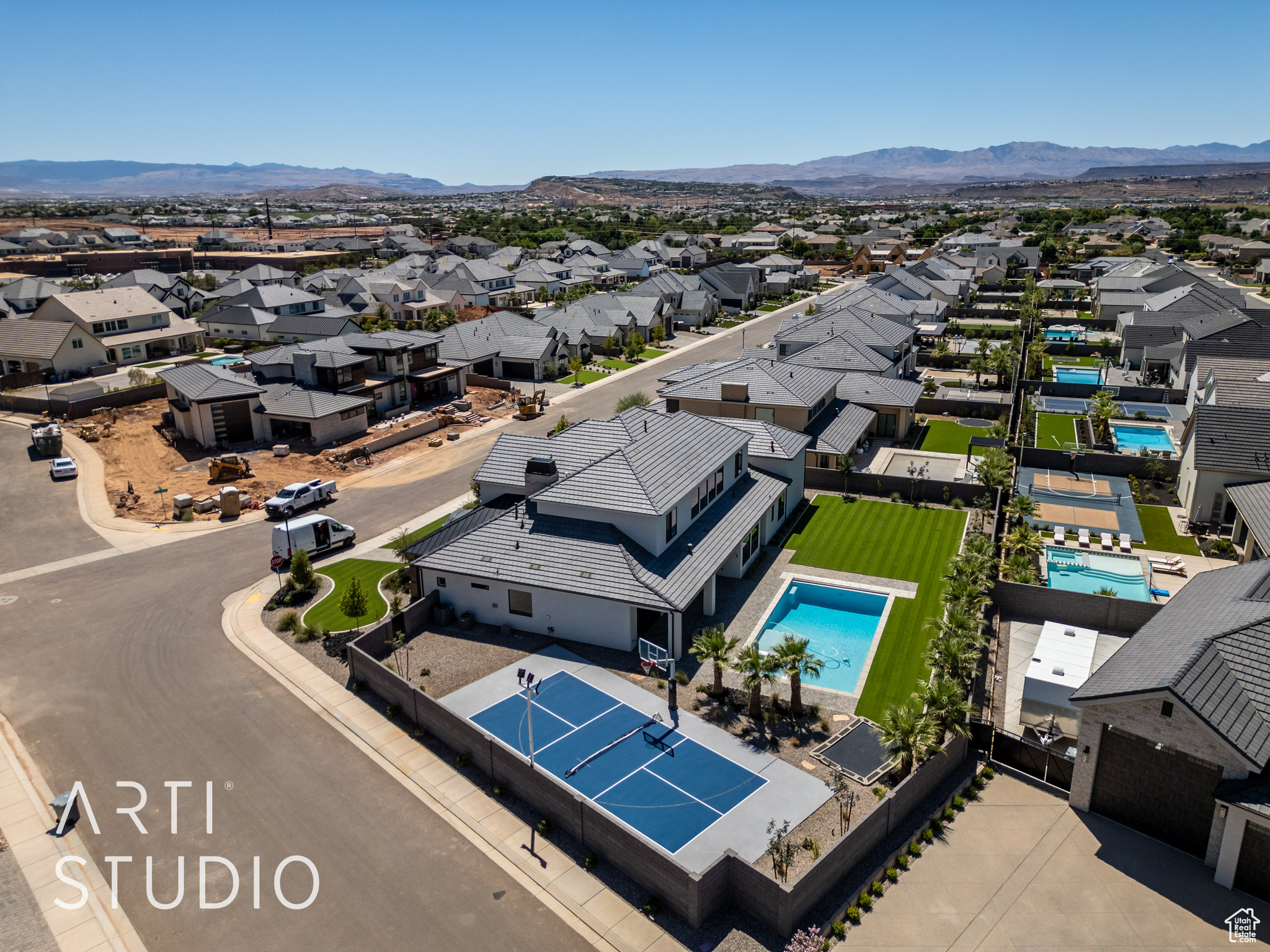QUEENSRIDGE 2 - Residential