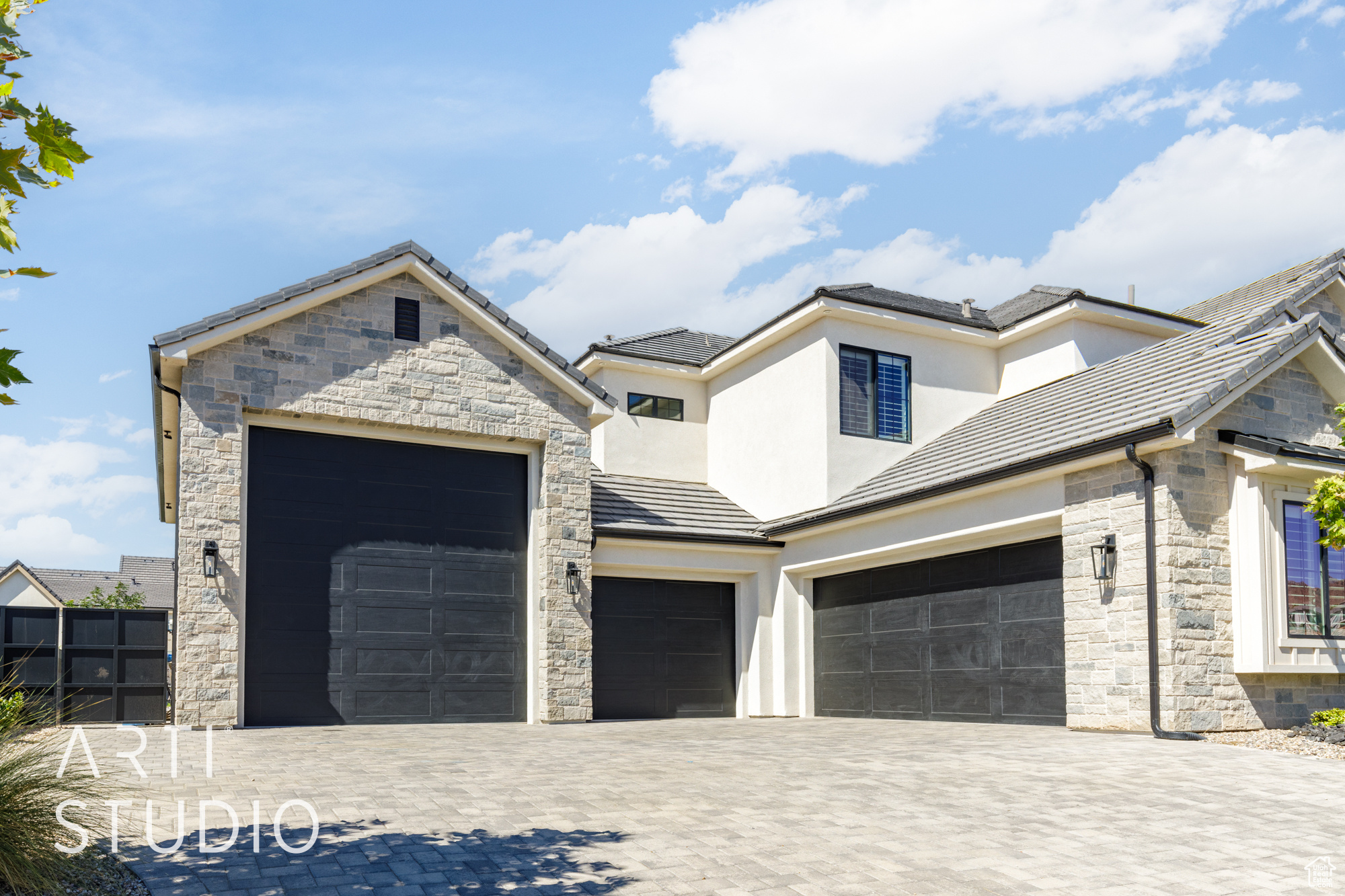 QUEENSRIDGE 2 - Residential