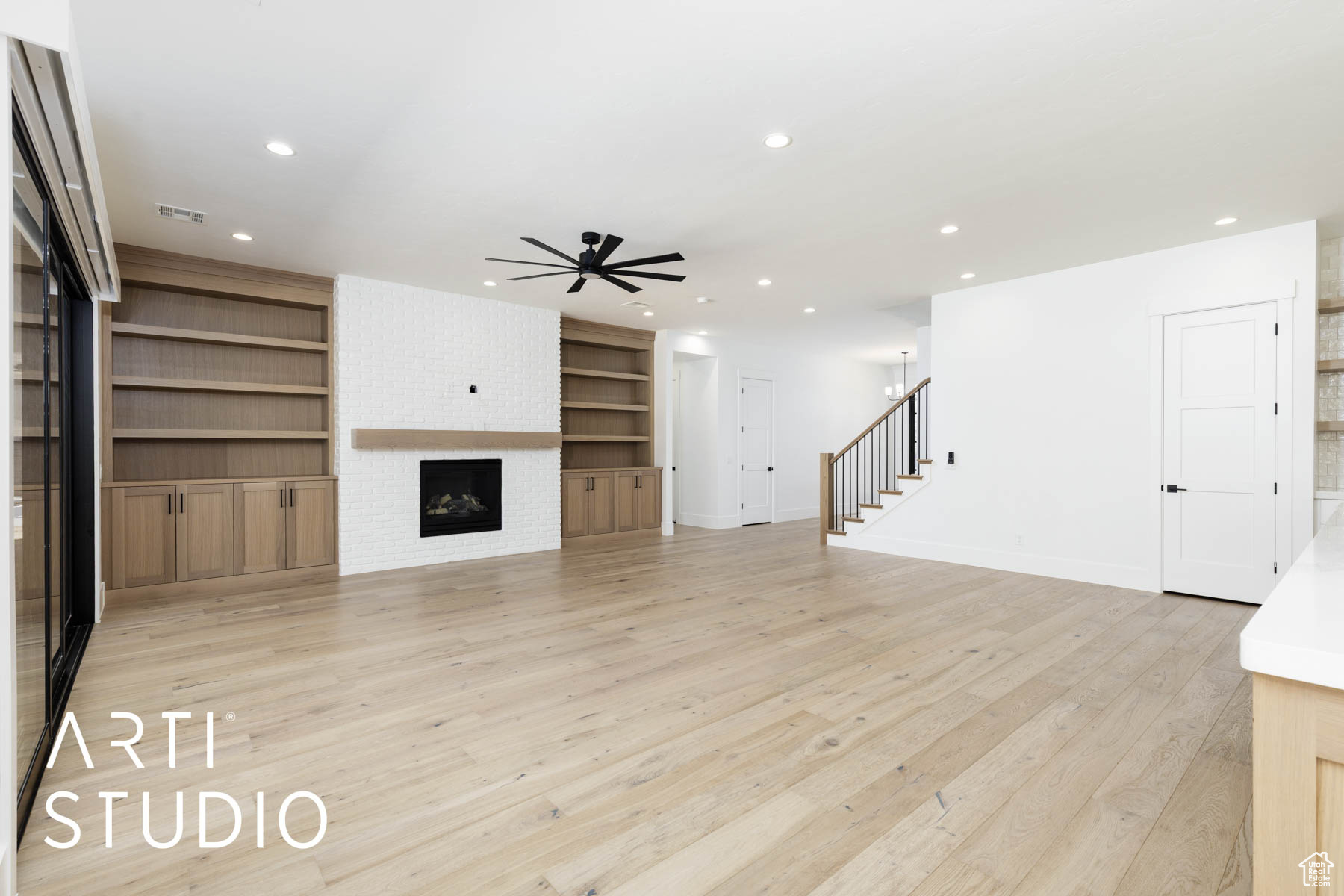QUEENSRIDGE 2 - Residential