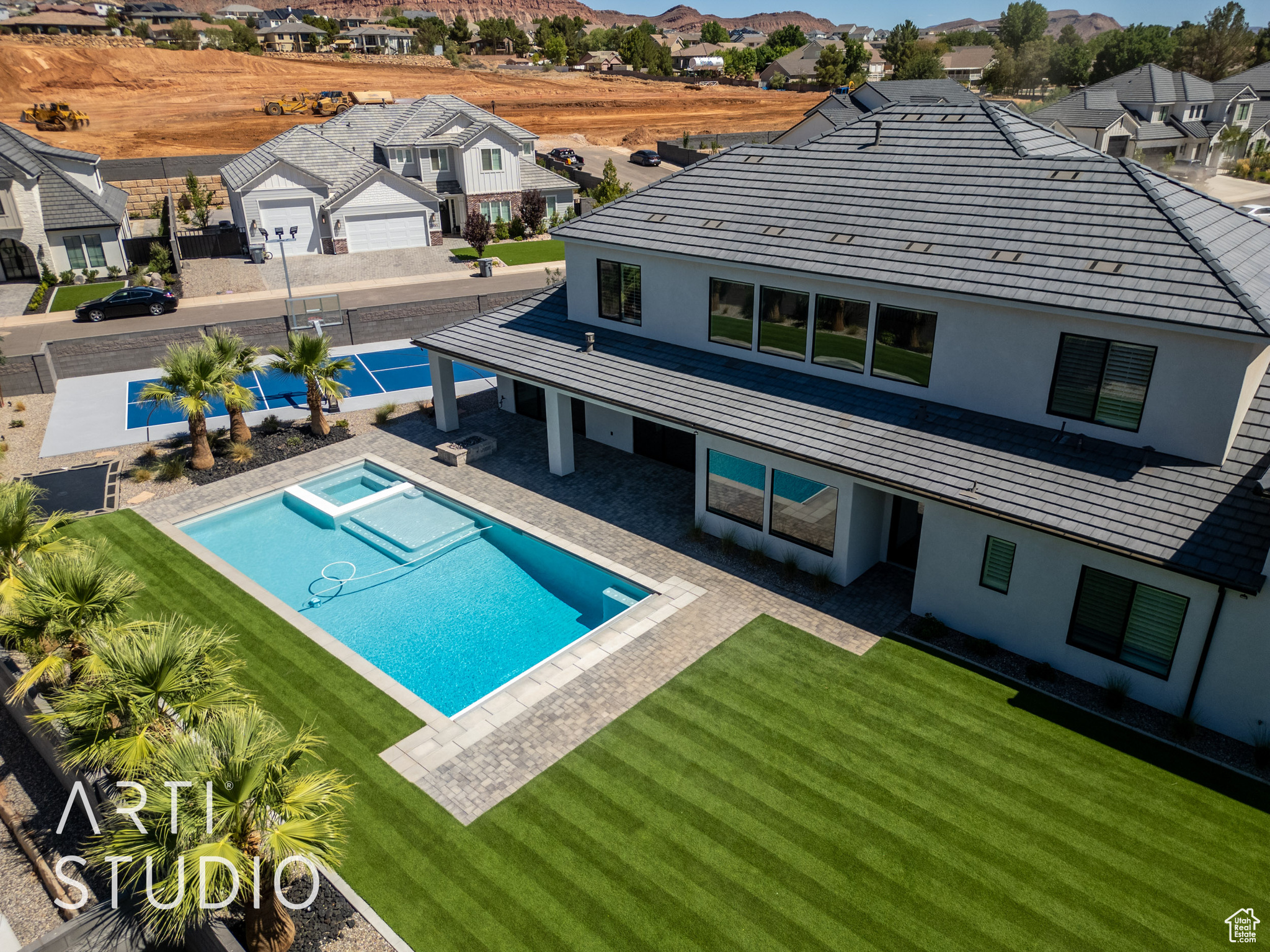 QUEENSRIDGE 2 - Residential