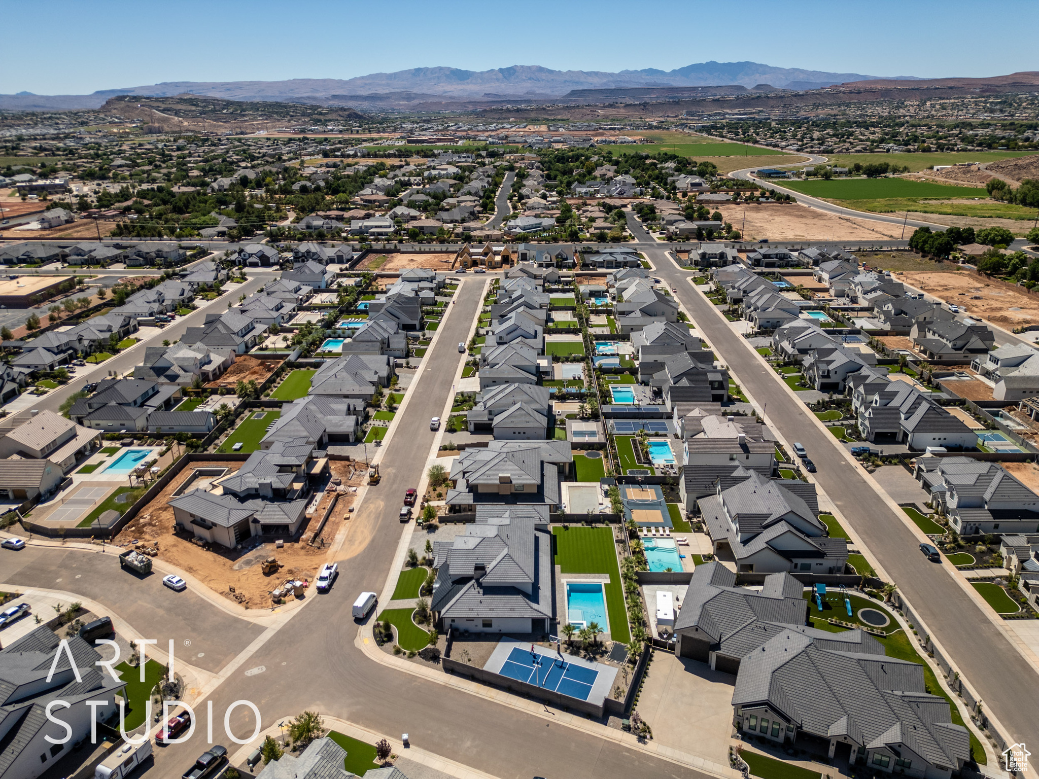 QUEENSRIDGE 2 - Residential