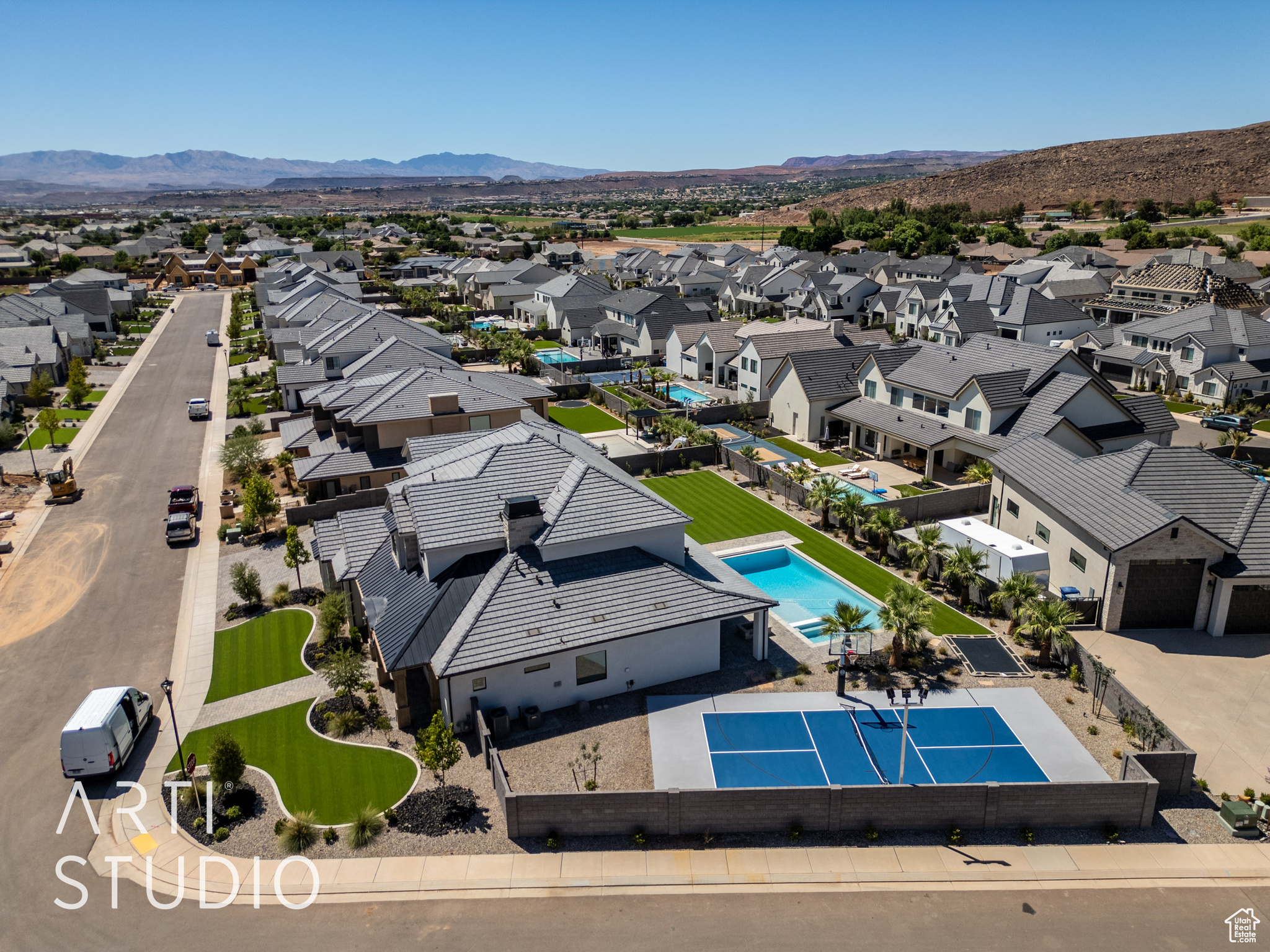 QUEENSRIDGE 2 - Residential