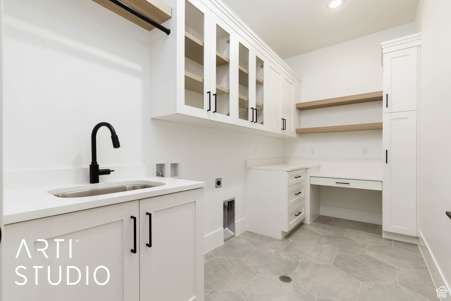 QUEENSRIDGE 2 - Residential