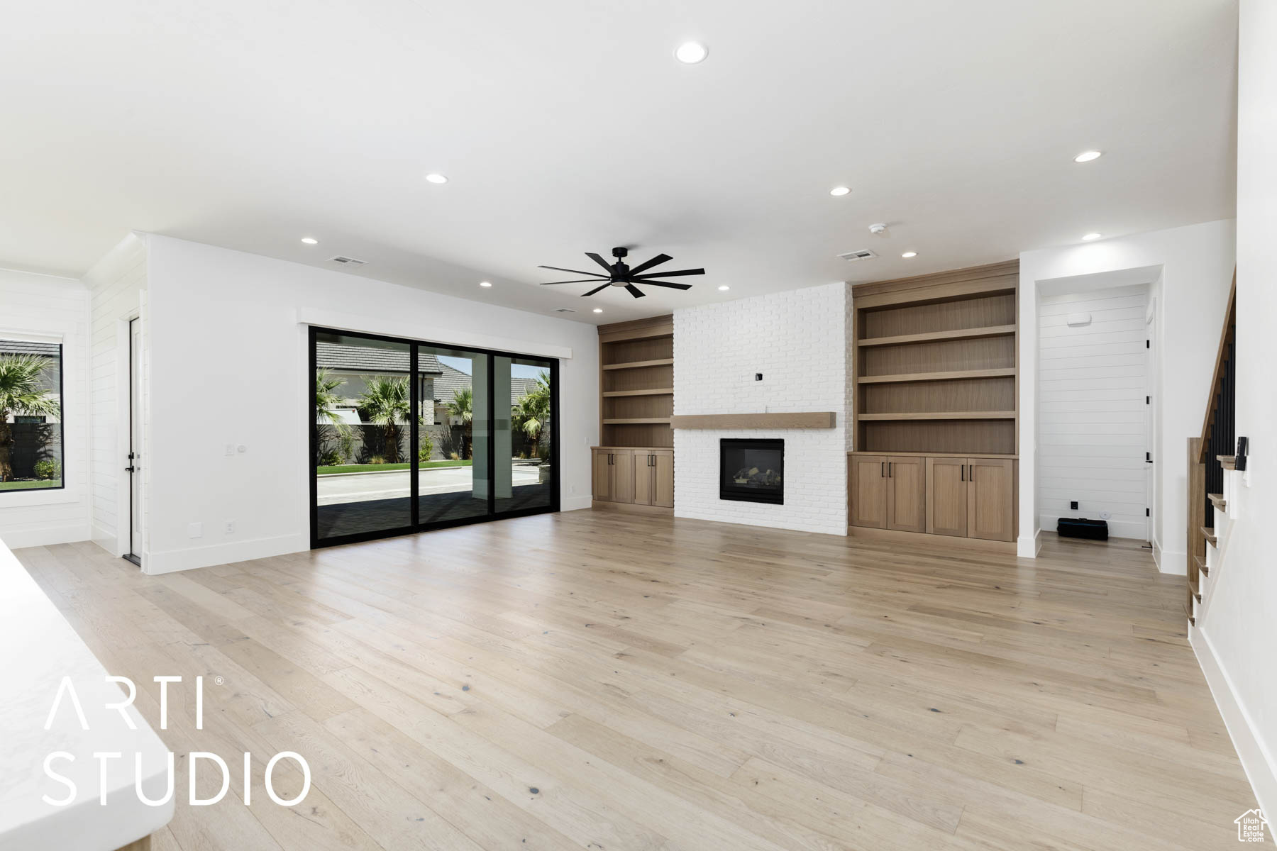 QUEENSRIDGE 2 - Residential
