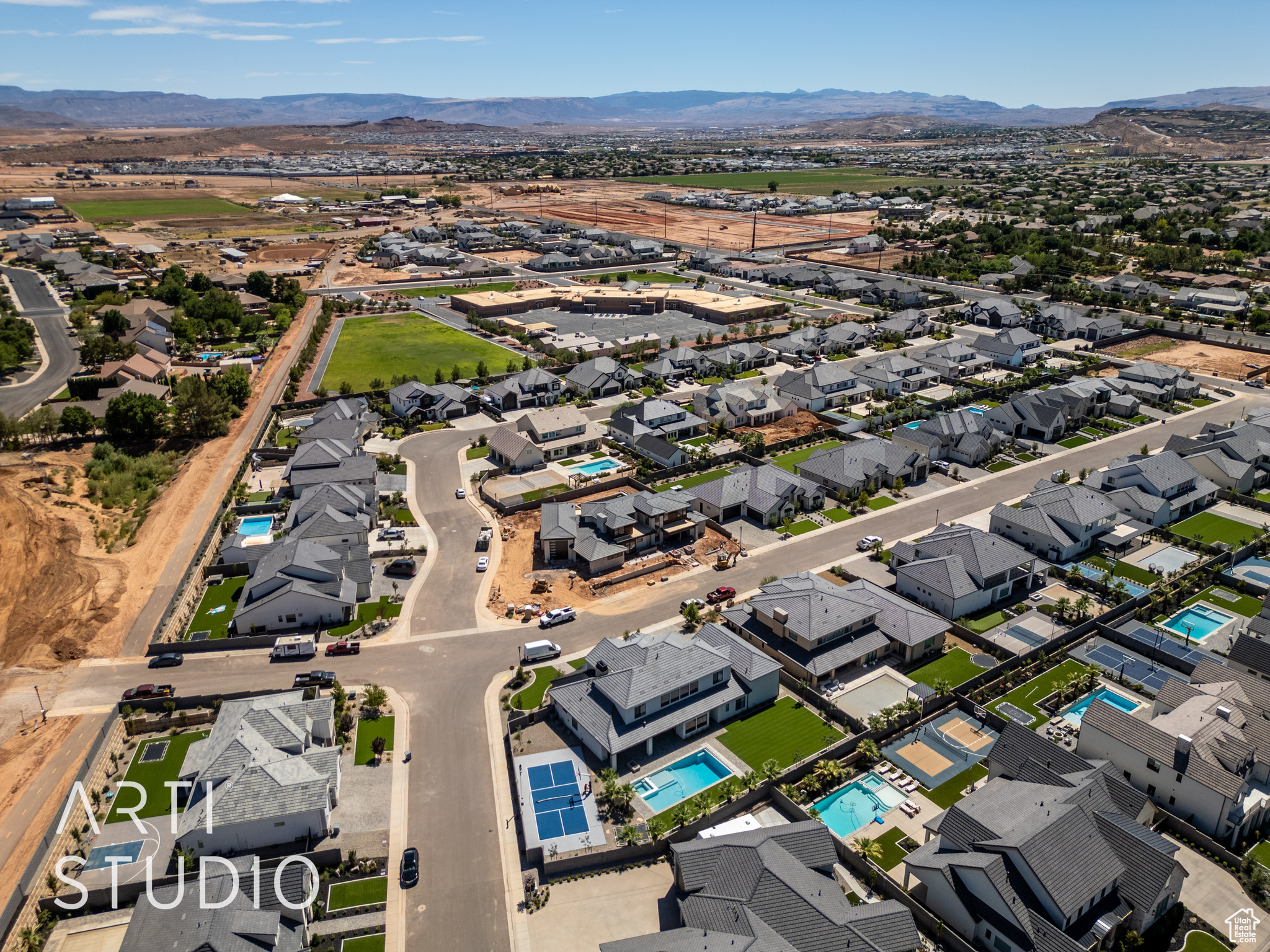 QUEENSRIDGE 2 - Residential