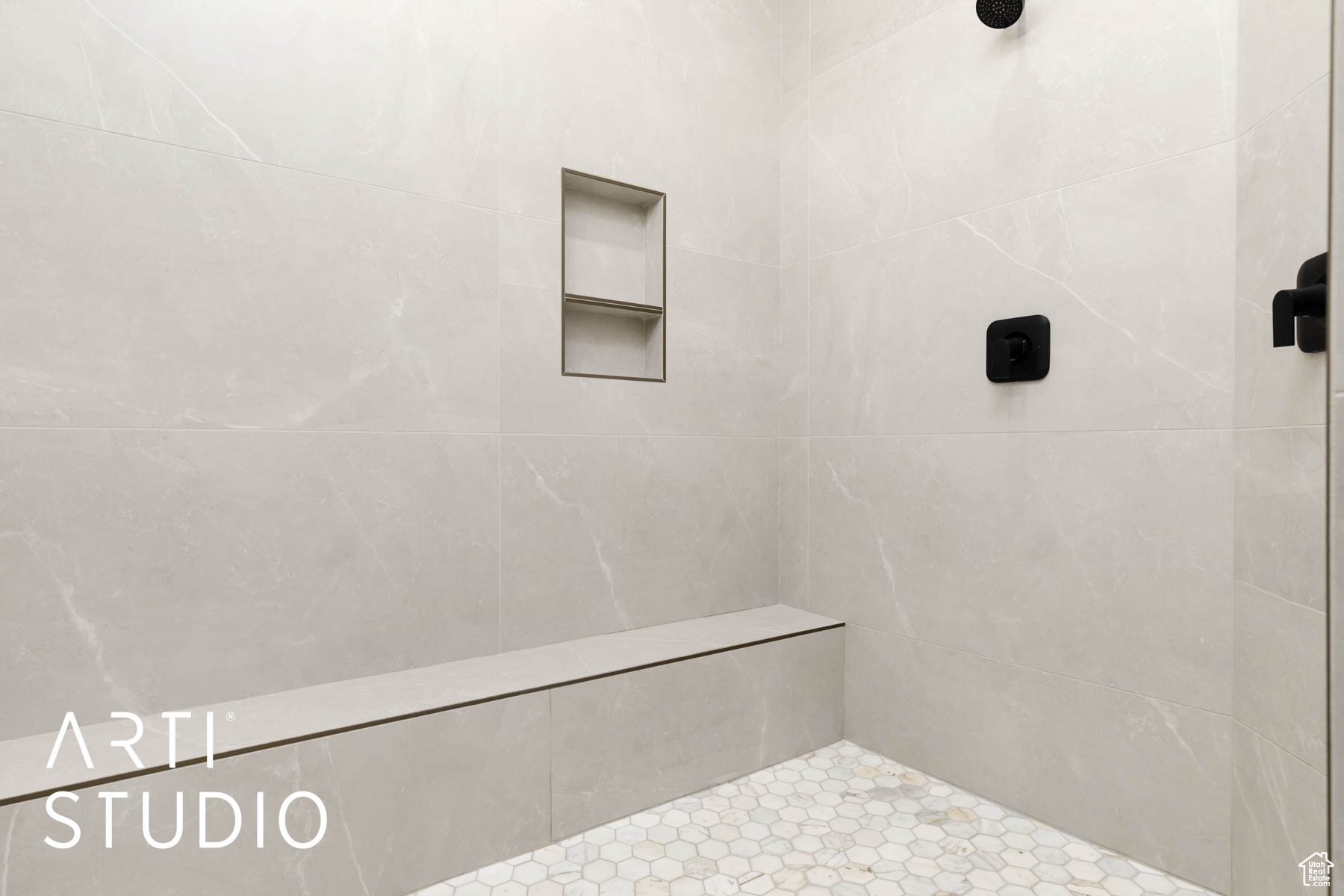 QUEENSRIDGE 2 - Residential