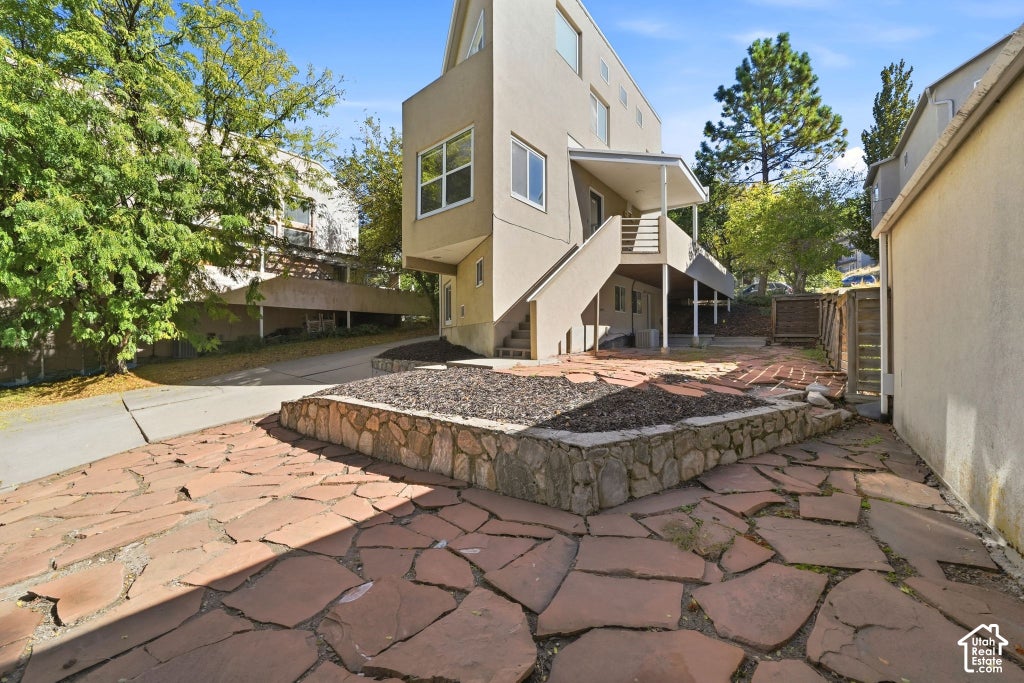 Photo of 583 N WESTCAPITOL ST, Salt Lake City, UT 84103 (MLS # 2192185)