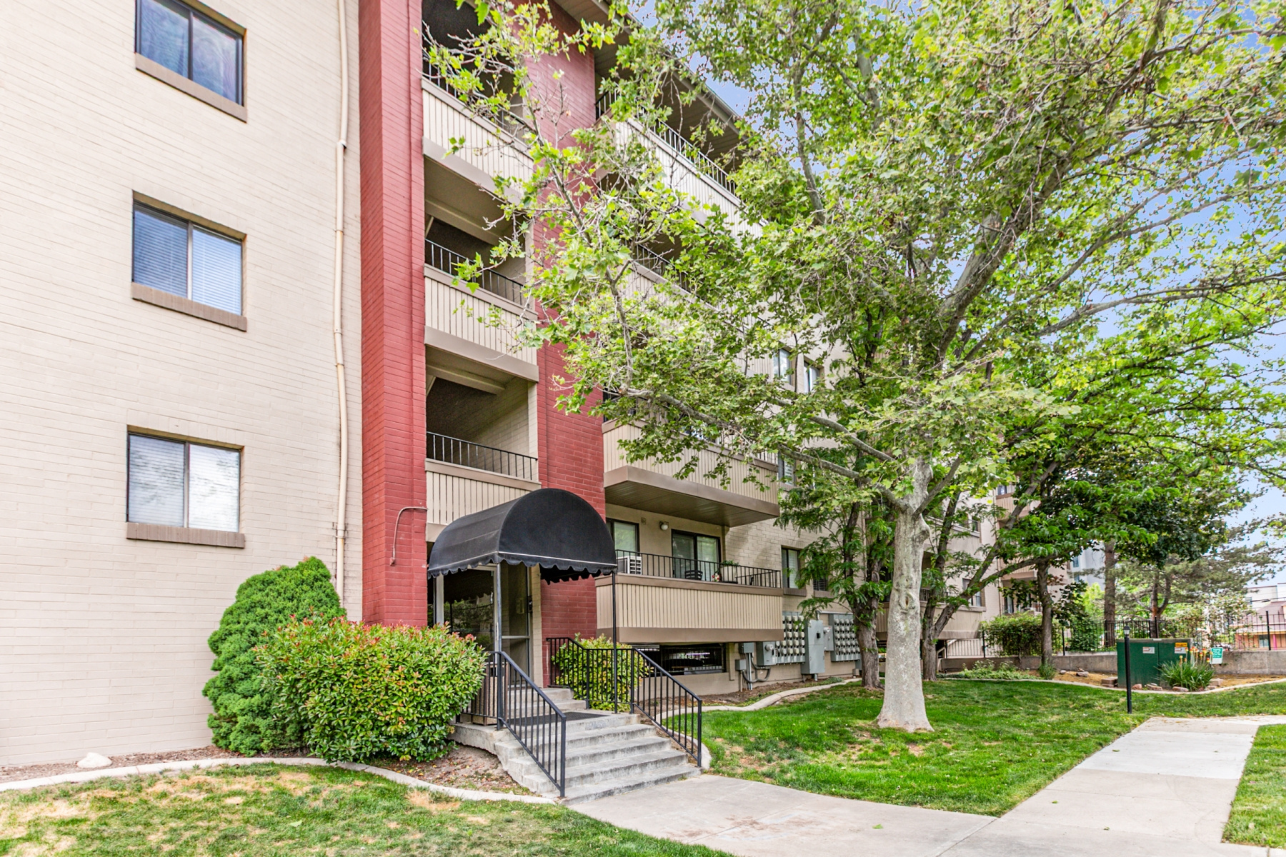 TOWNE PARK - Residential