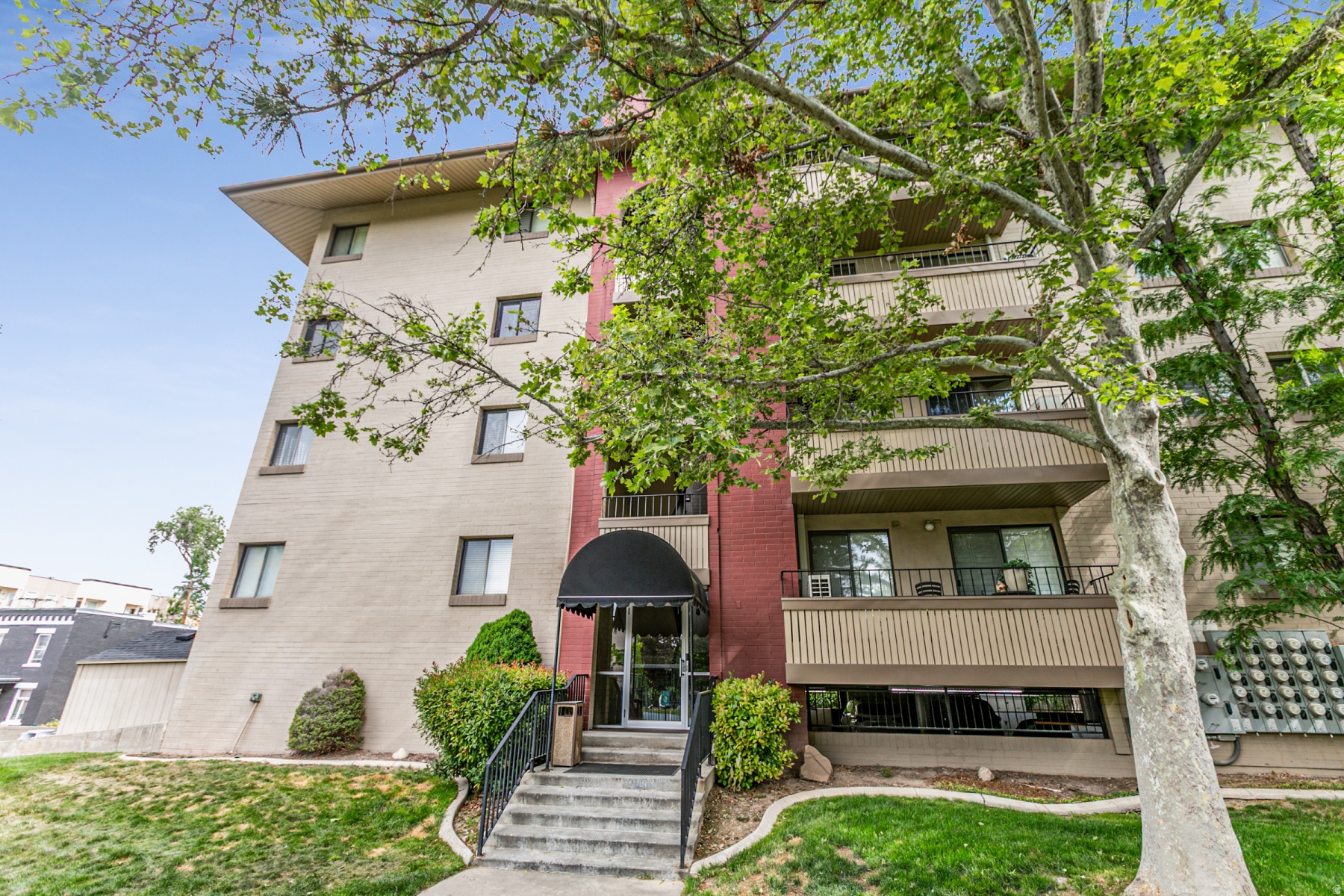 TOWNE PARK - Residential