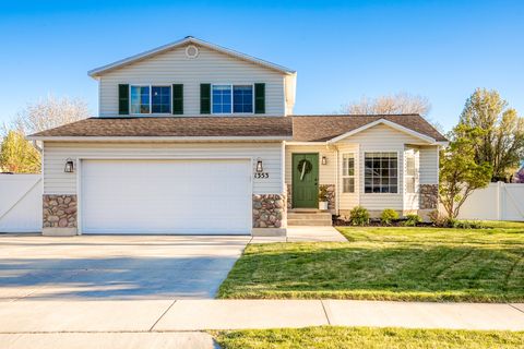 Photo of 1353 W 585 S, Lehi, UT 84043 (MLS # 2148282)