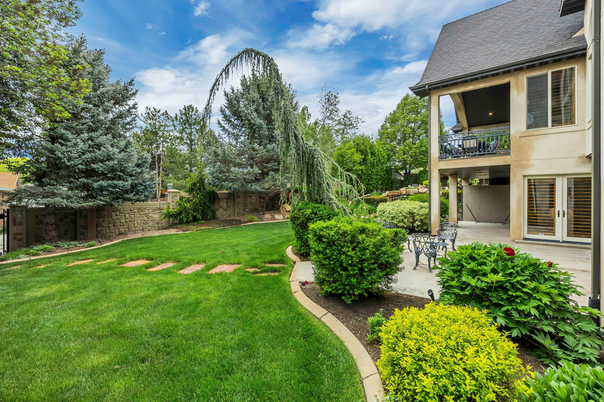 ASPEN CREST - Residential