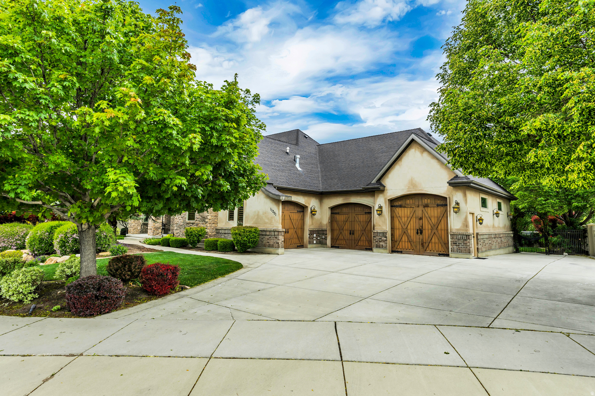 ASPEN CREST - Residential