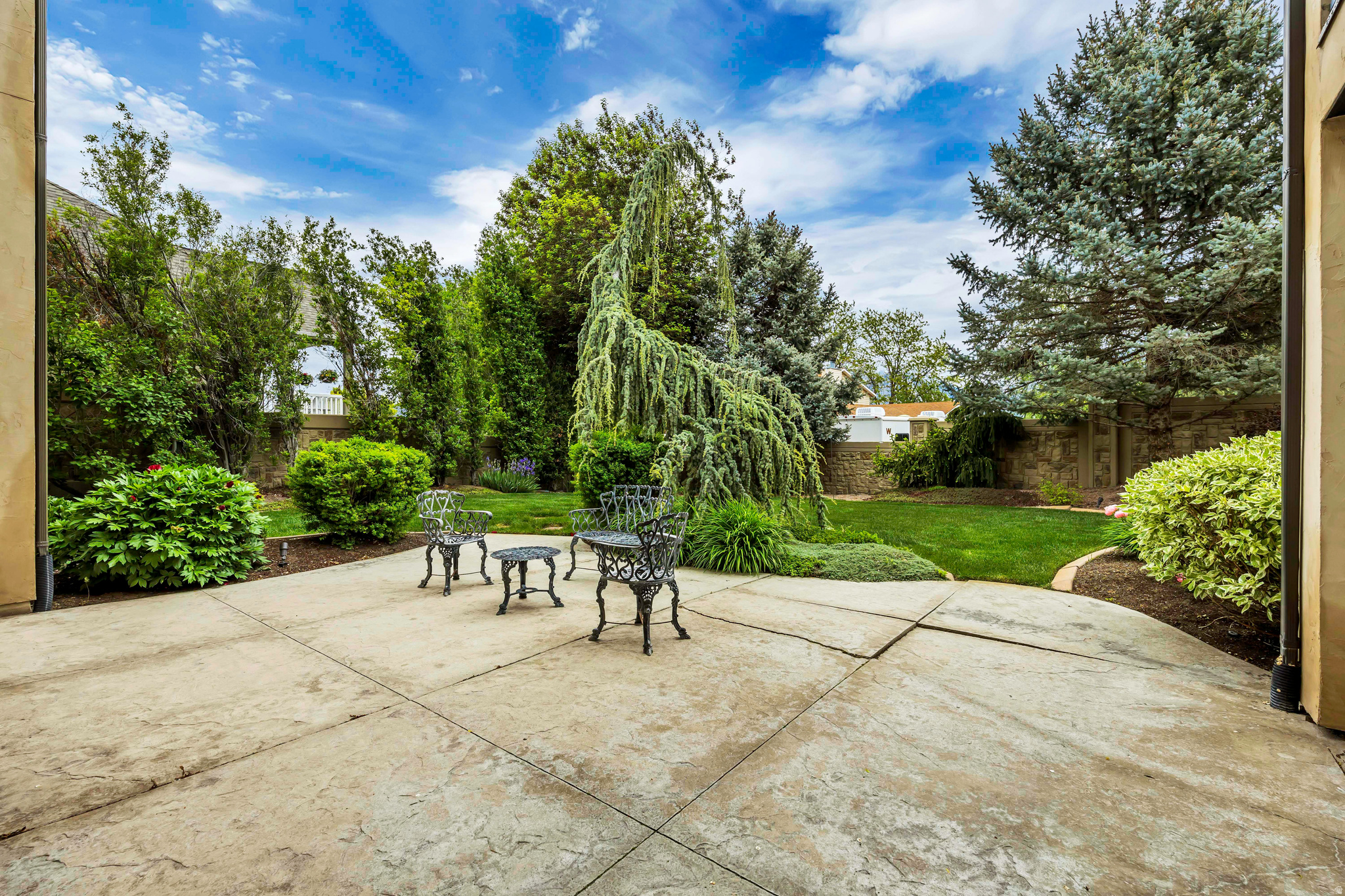 ASPEN CREST - Residential