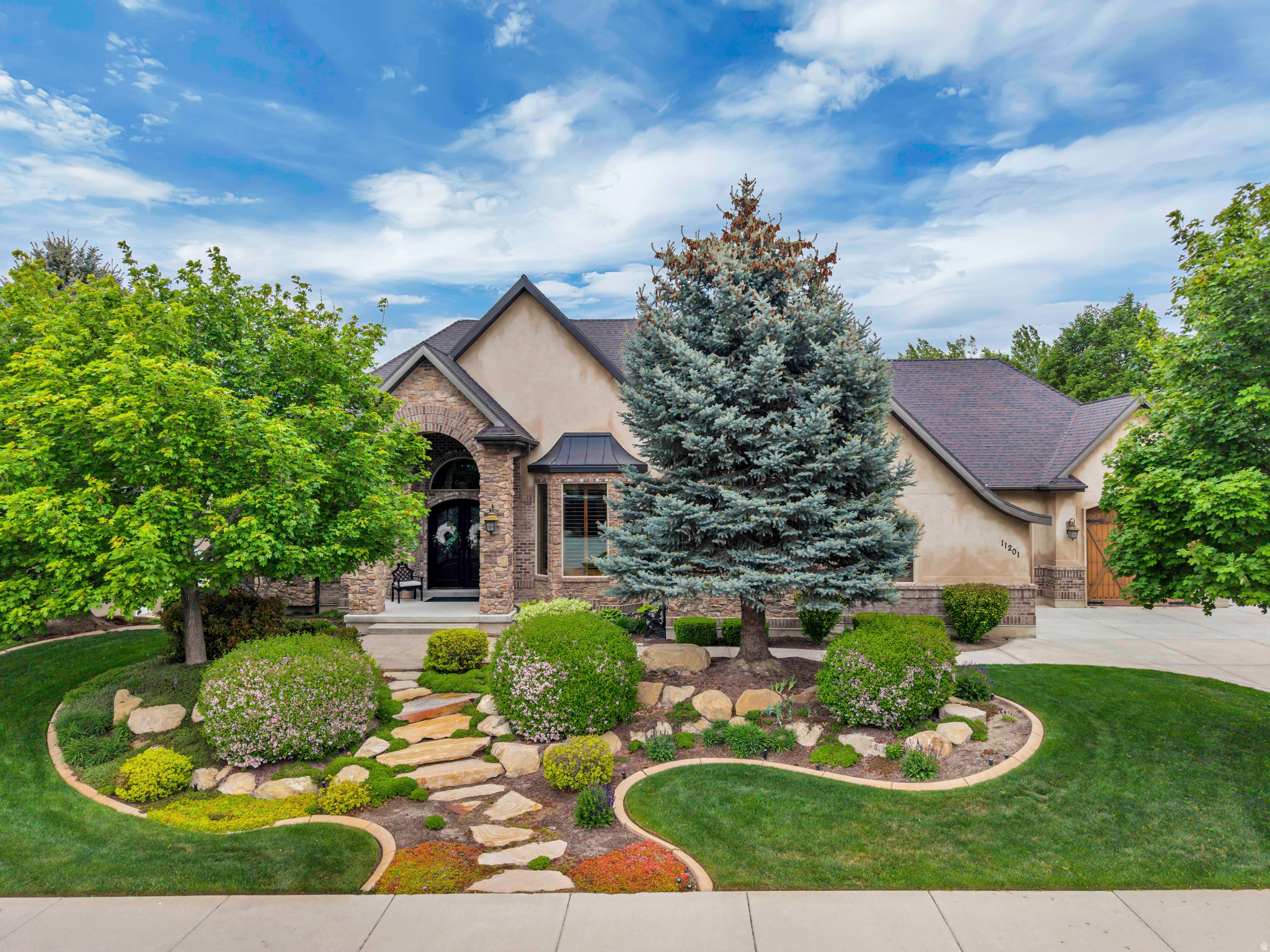 ASPEN CREST - Residential